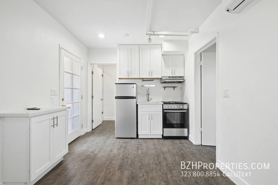Apartment for rent at 9221 Alcott St #4, Los Angeles, CA 90035