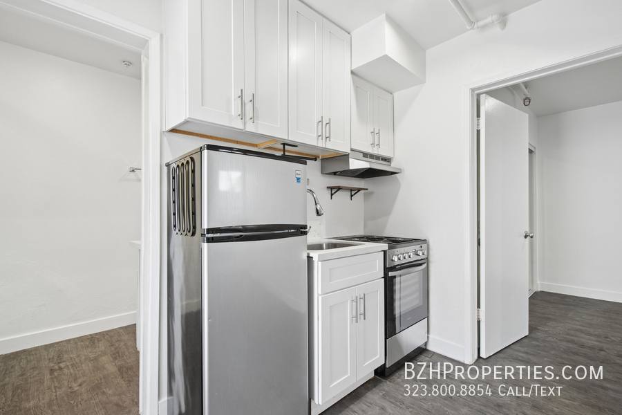 Apartment for rent at 9221 Alcott St #4, Los Angeles, CA 90035