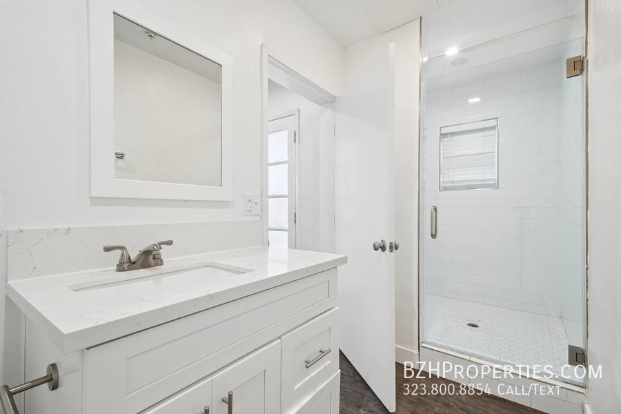 Apartment for rent at 9221 Alcott St #4, Los Angeles, CA 90035