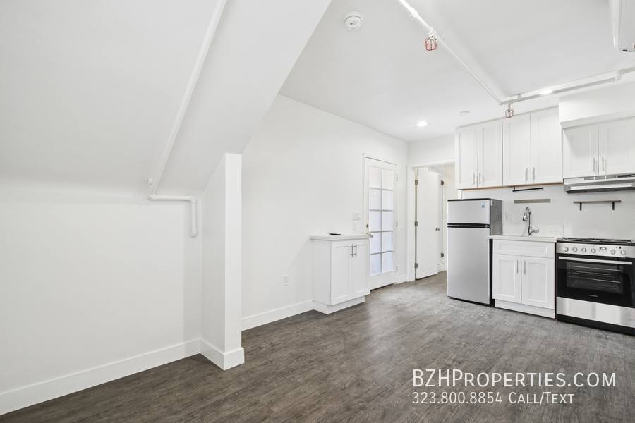 Apartment for rent at 9221 Alcott St #4, Los Angeles, CA 90035