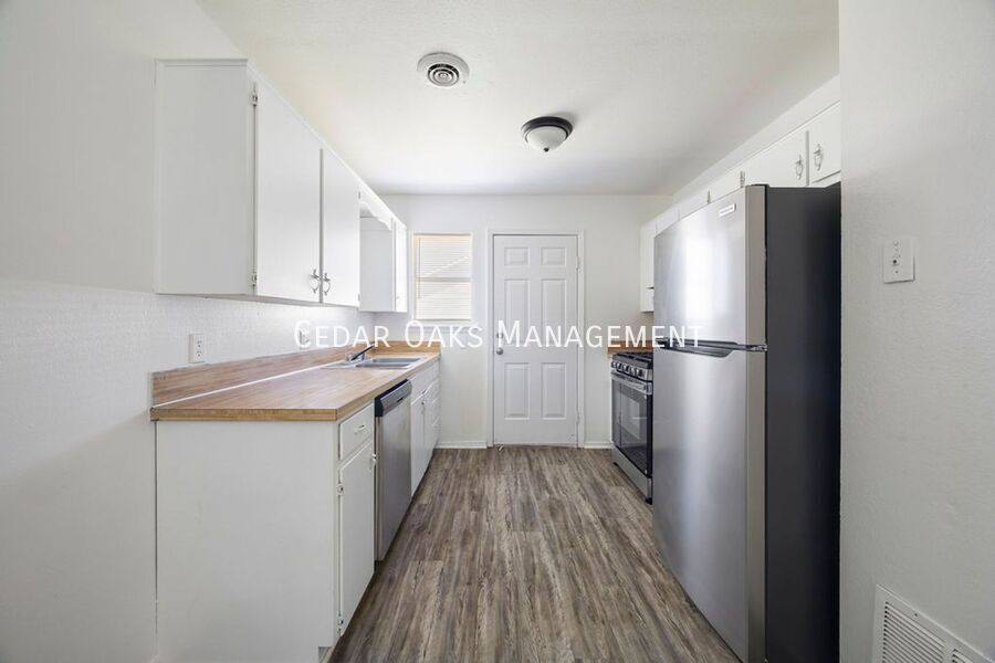 Apartment for rent at 4530 W Franciscan Trail, Fayetteville, AR 72704