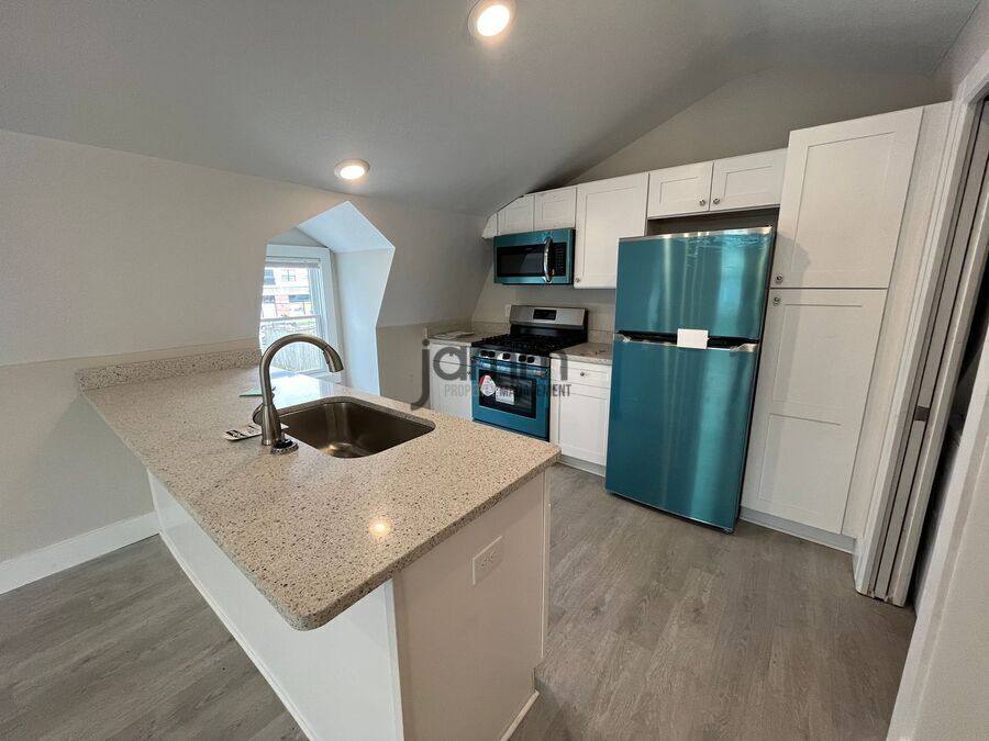 Apartment for rent at 1966 Randall Rd #5, Cleveland, OH 44113