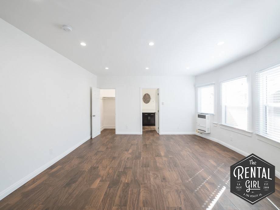 Apartment for rent at 40 Rose Ave #6, Venice, CA 90291