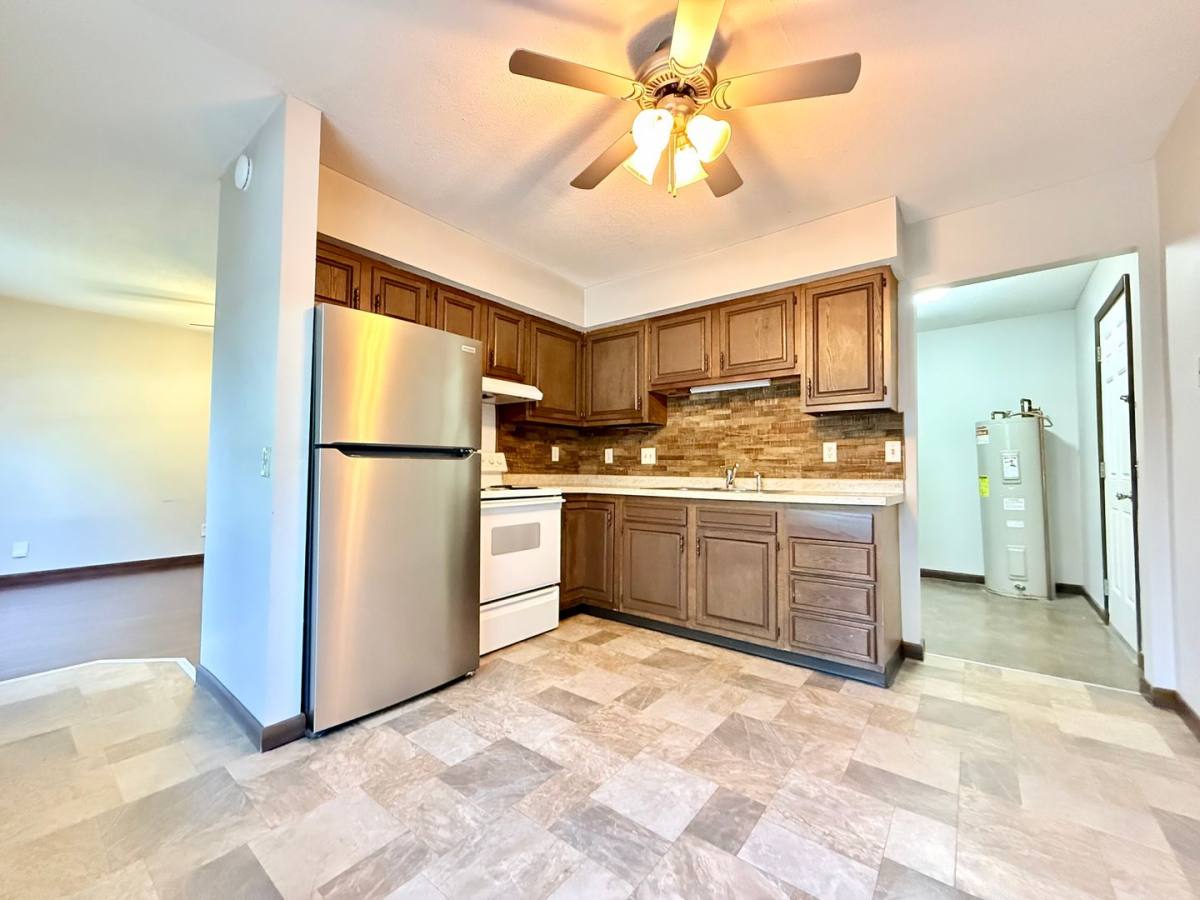 House for rent at 220 Hawkeye Way, Springfield, IL 62707
