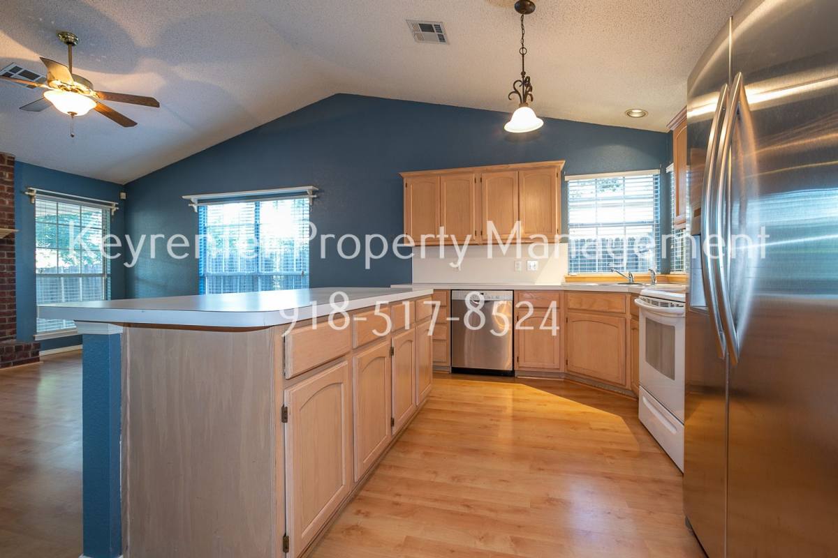 House for rent at 9638 S 90th E Ave, Tulsa, OK 74133
