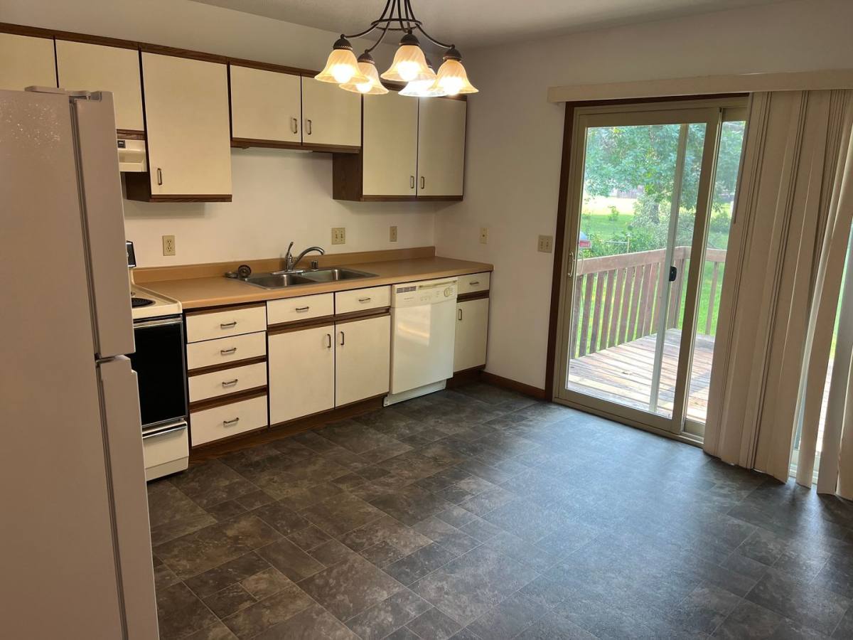 Apartment for rent at 817 819 Dorbe St, Eau Claire, WI 54701