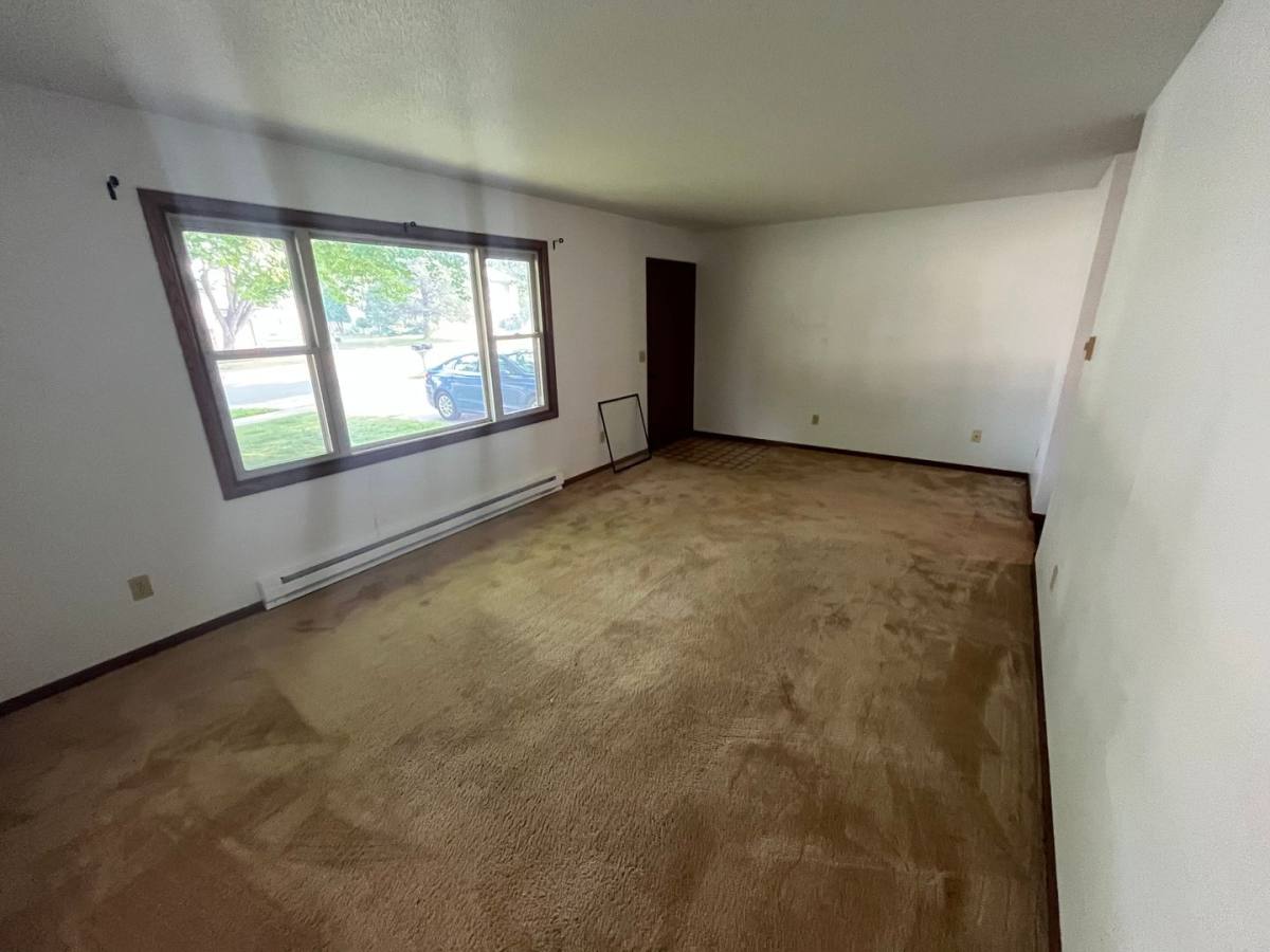 Apartment for rent at 817 819 Dorbe St, Eau Claire, WI 54701