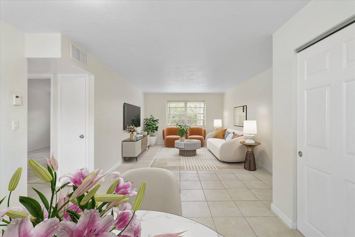 Apartment for rent at 1715 N 16th Ave, Hollywood, FL 33020