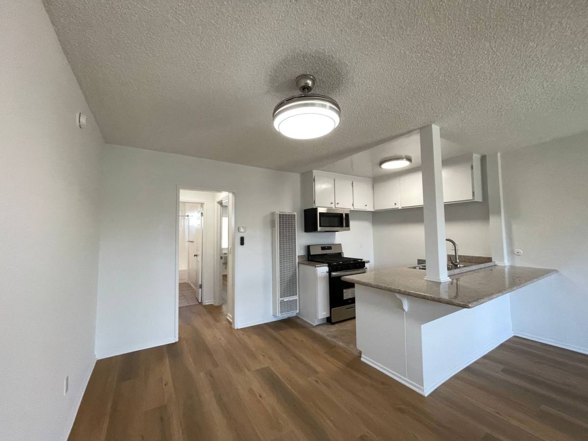 Apartment for rent at 15925 Victory Blvd, Van Nuys, CA 91406