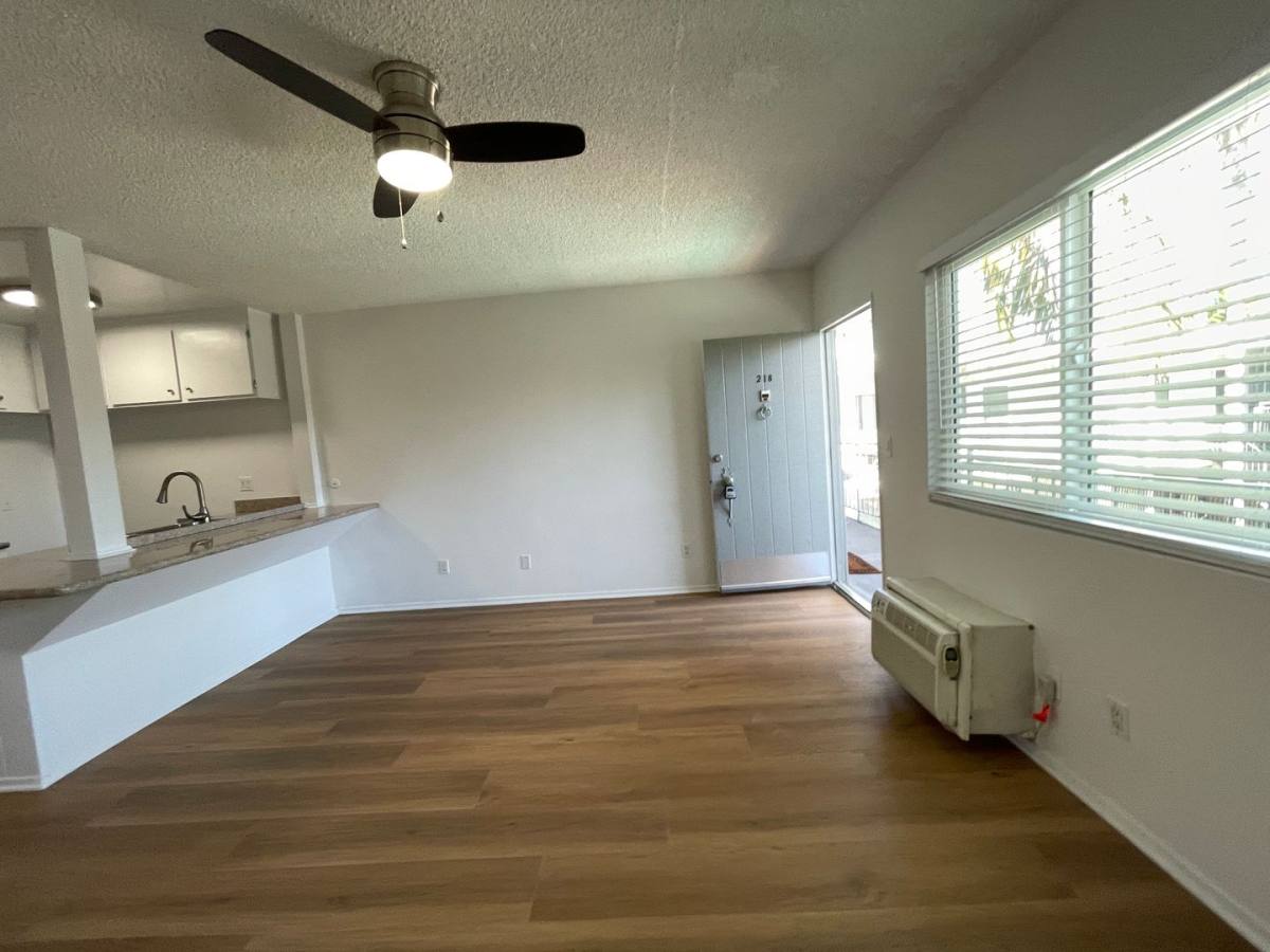 Apartment for rent at 15925 Victory Blvd, Van Nuys, CA 91406