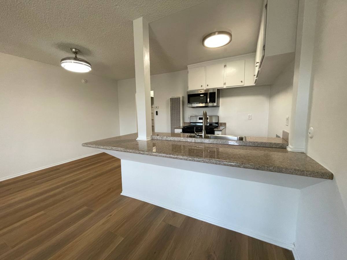 Apartment for rent at 15925 Victory Blvd, Van Nuys, CA 91406