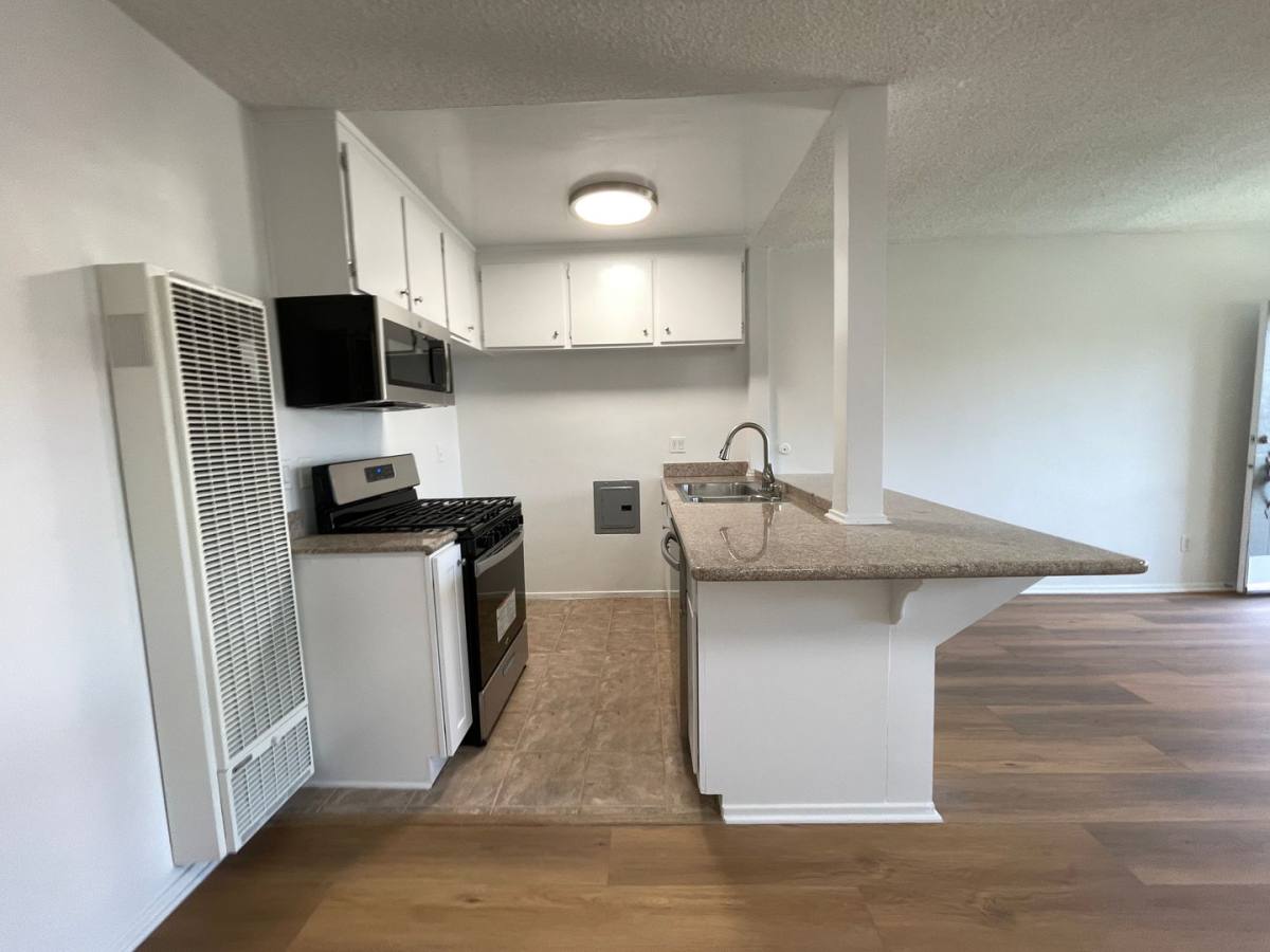 Apartment for rent at 15925 Victory Blvd, Van Nuys, CA 91406