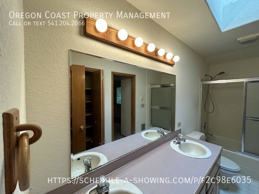 Apartment for rent at 185 S Palisades St, Rockaway Beach, OR 97136