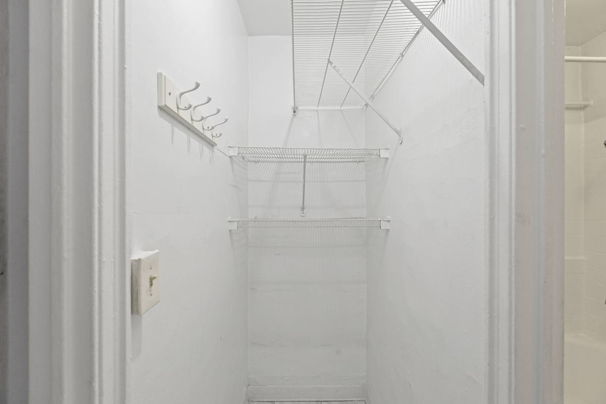 Apartment for rent at 434 W Wellington #801, Chicago, IL 60657