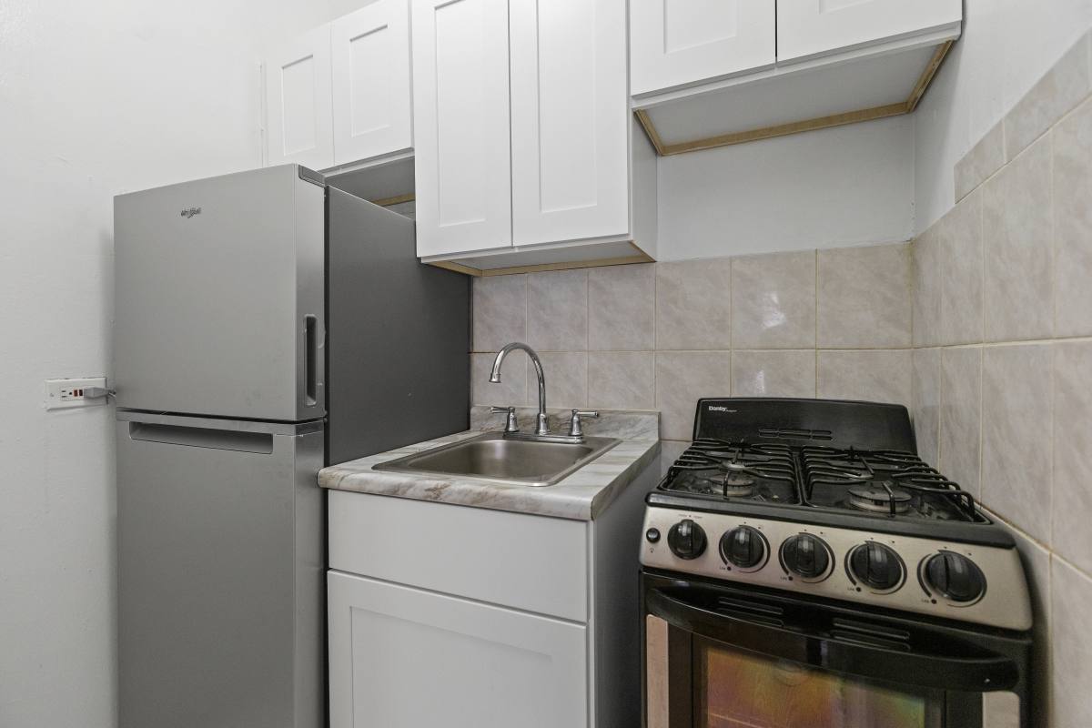Apartment for rent at 434 W Wellington #801, Chicago, IL 60657