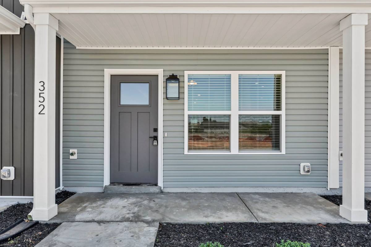 Townhouse for rent at 352 Front Ridge Circle, Clarksville, TN 37040