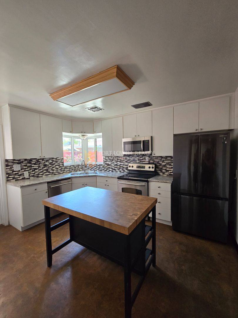 House for rent at 1307 W Thomas Rd, Phoenix, AZ 85013