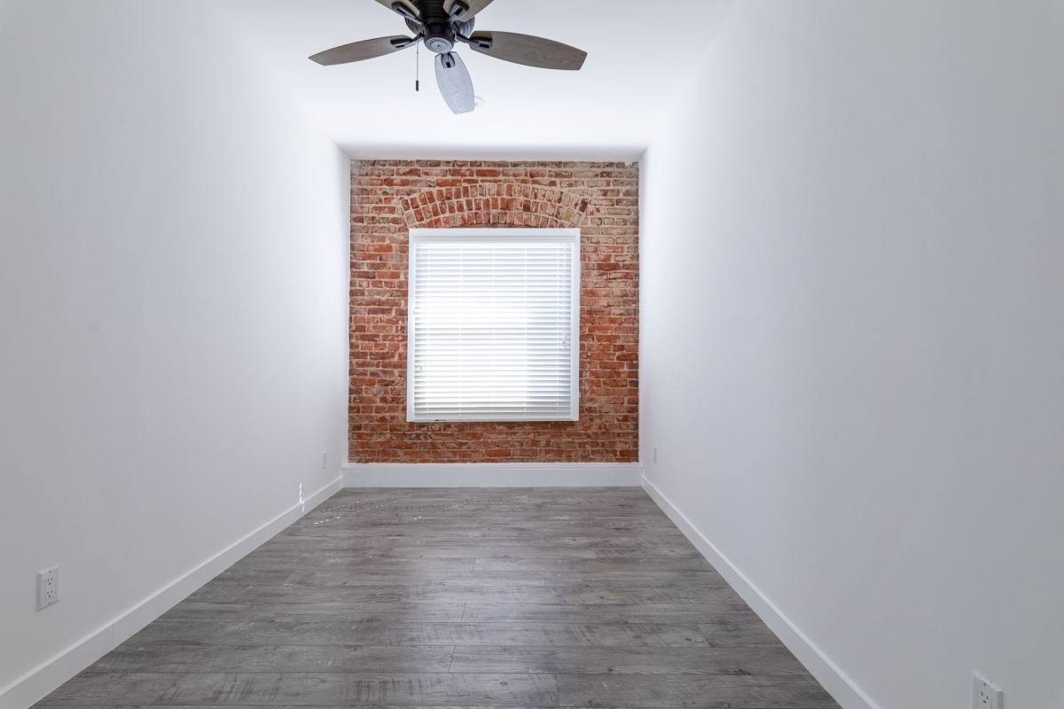 Apartment for rent at 207 N Oxford Ave, Los Angeles, CA 90004