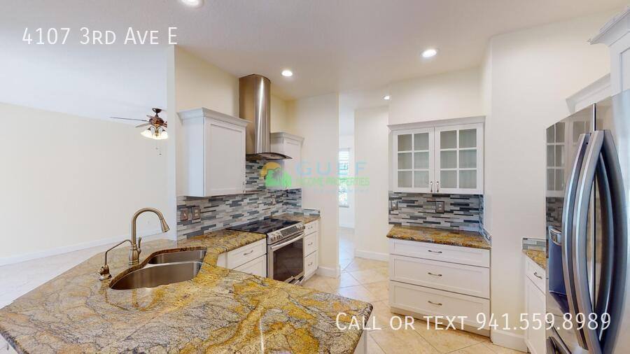 House for rent at 4107 3rd Ave E, Bradenton, FL 34208