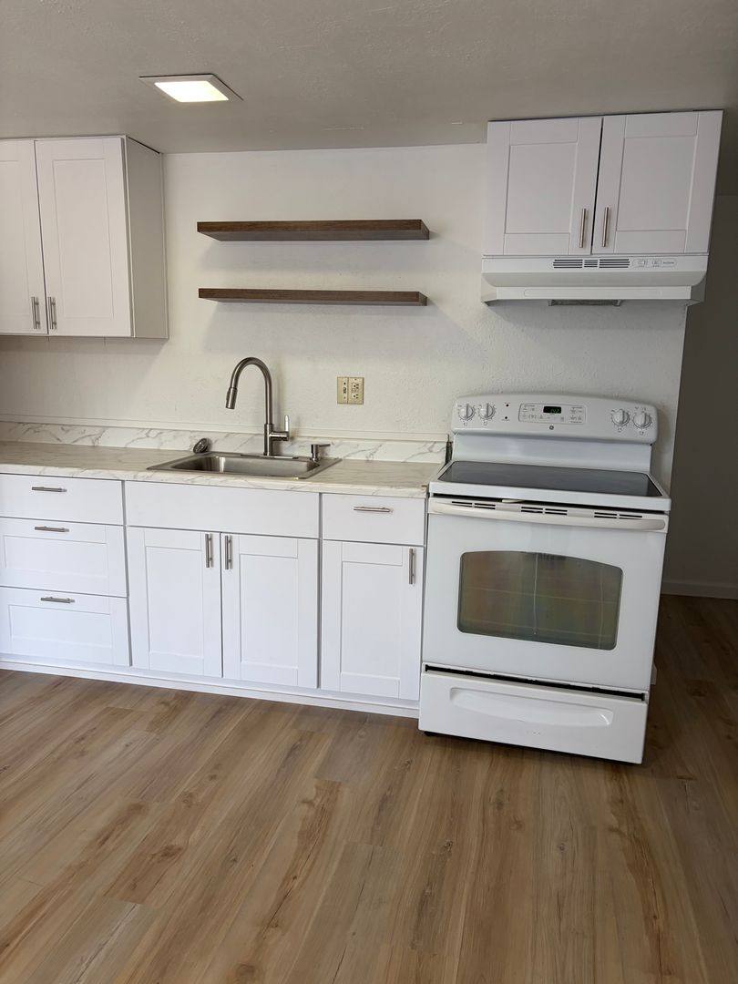 Townhouse for rent at 1104 E 4th St, Newberg, OR 97132