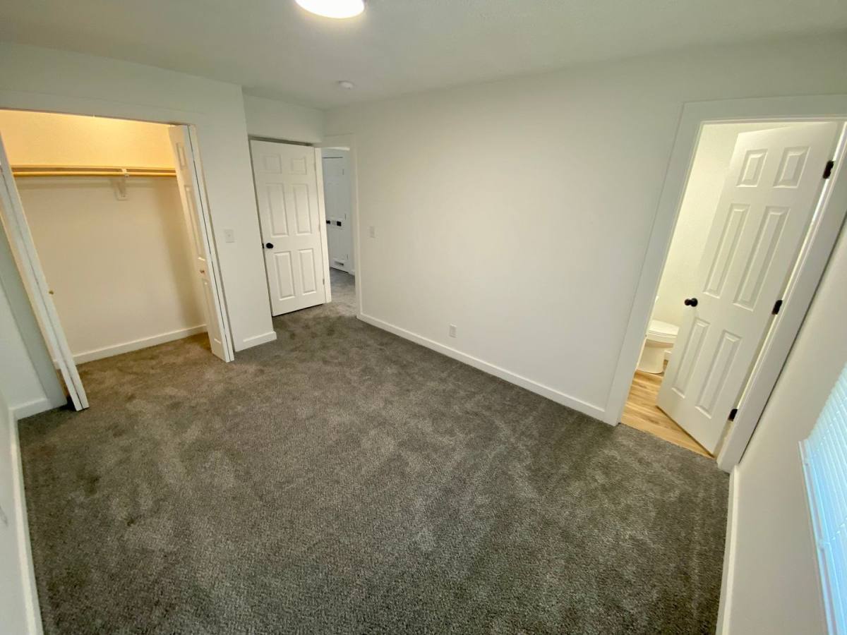Apartment for rent at 2201 Twin Oaks Dr, Harrisonville, MO 64701
