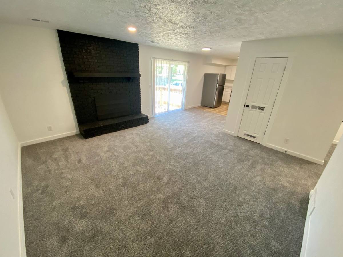 Apartment for rent at 2201 Twin Oaks Dr, Harrisonville, MO 64701