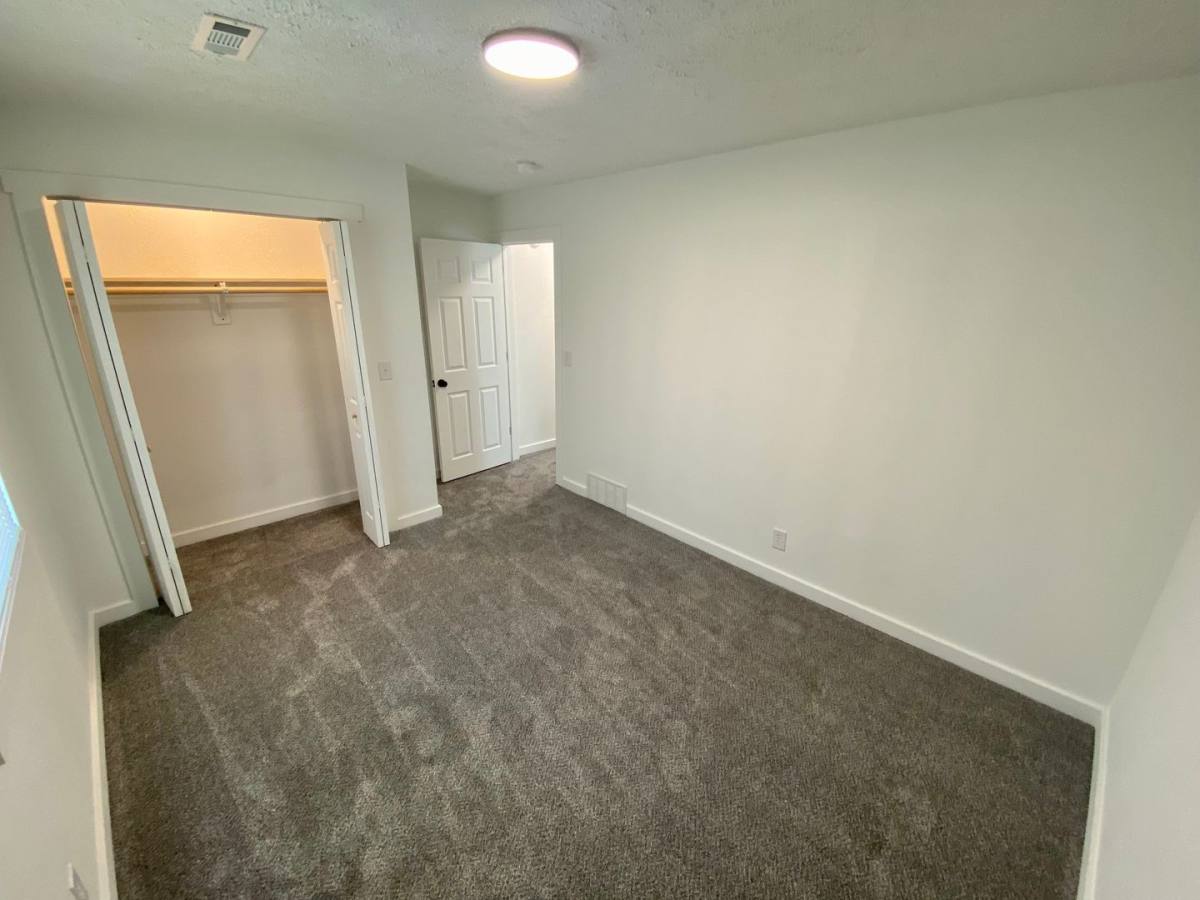 Apartment for rent at 2201 Twin Oaks Dr, Harrisonville, MO 64701