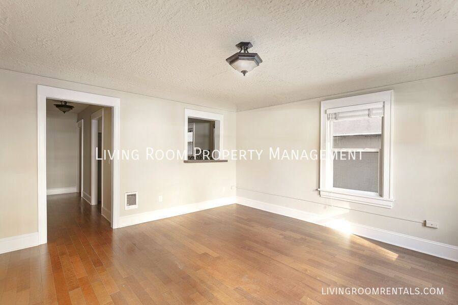 Apartment for rent at 2076 NW Johnson St #104, Portland, OR 97209