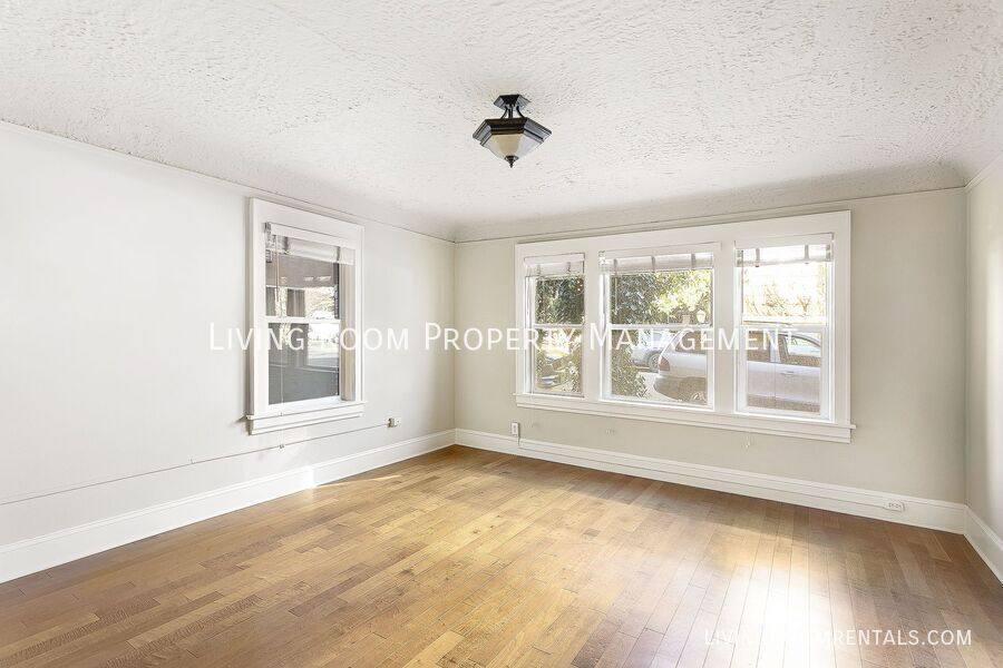Apartment for rent at 2076 NW Johnson St #104, Portland, OR 97209