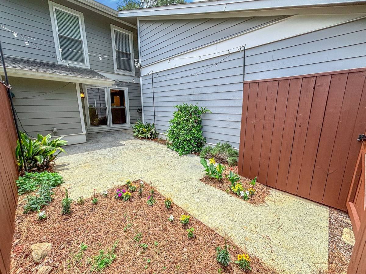 Condo for rent at 5030 Meadow Lane, Marietta, GA 30068