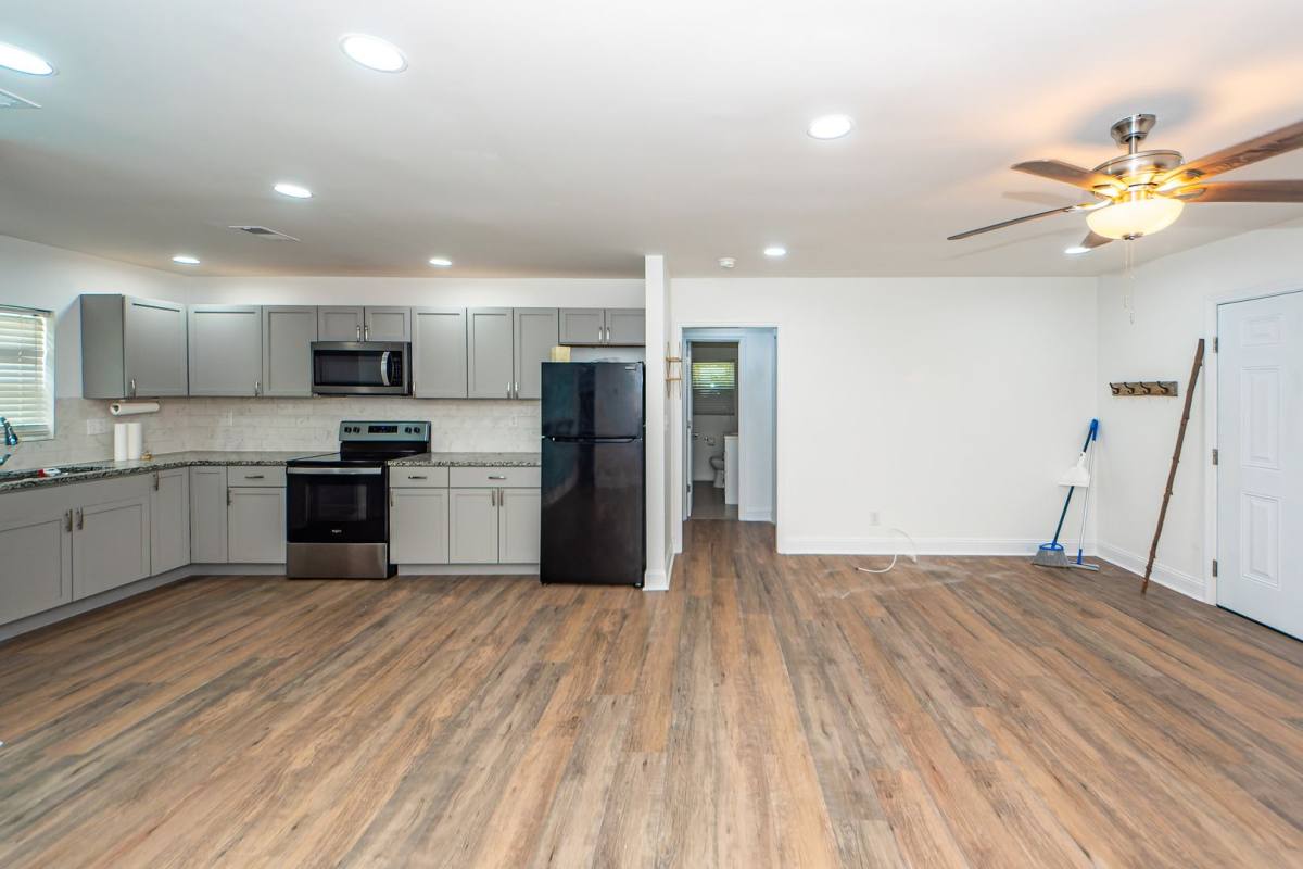 House for rent at 6933 Raymond Ave, Charleston, SC 29406