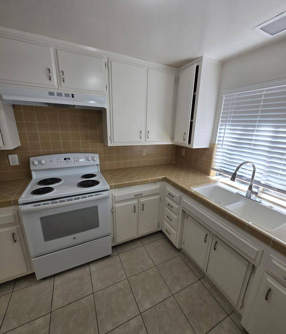 Apartment for rent at 722 Franklin Lane, Vista, CA 92083