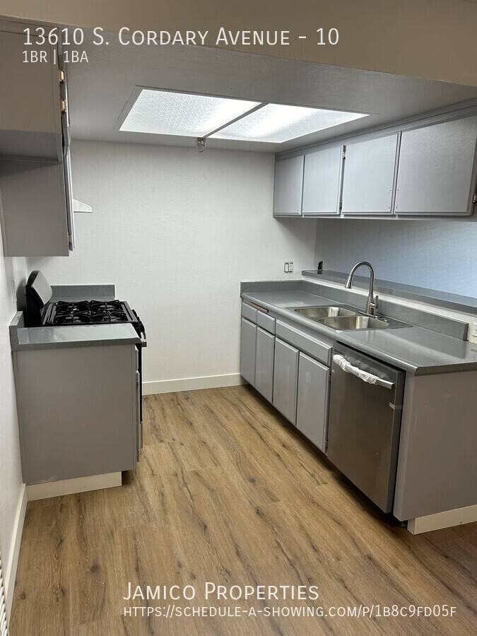 Apartment for rent at 13610 S Cordary Ave #10, Hawthorne, CA 90250