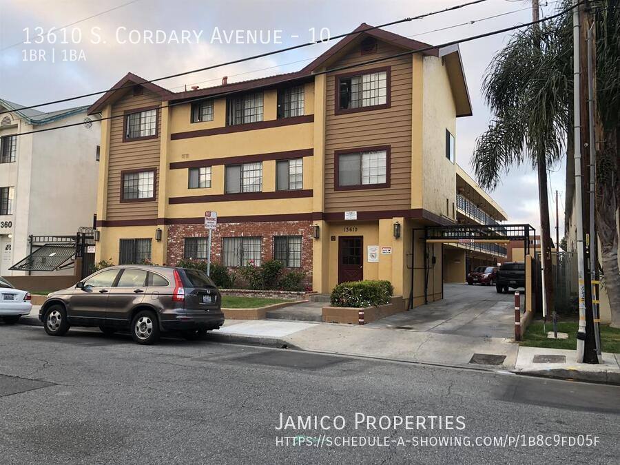 Apartment for rent at 13610 S Cordary Ave #10, Hawthorne, CA 90250