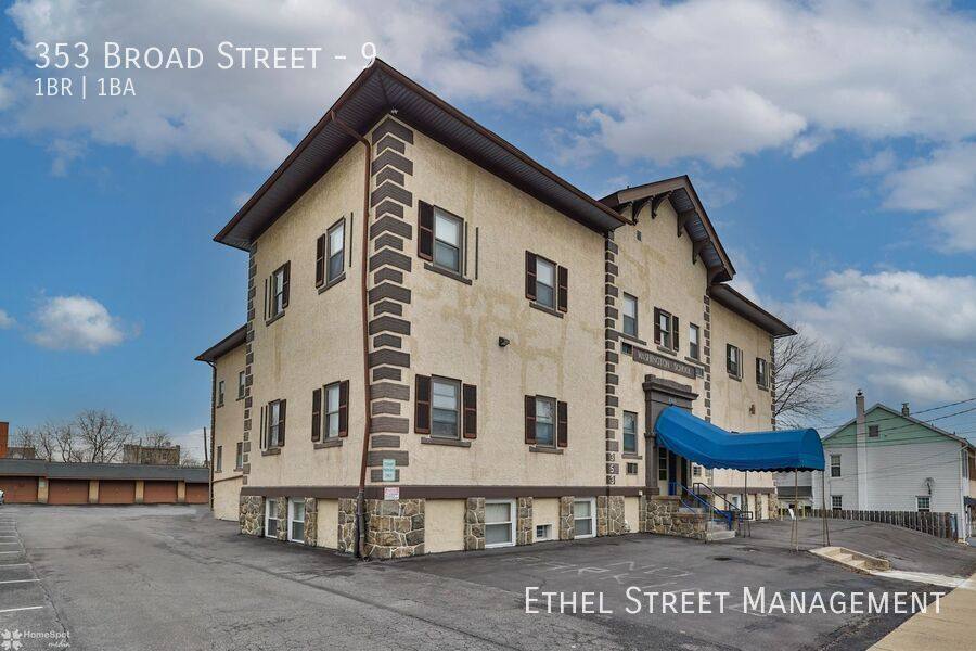 Apartment for rent at 353 Broad St #9, Emmaus, PA 18049