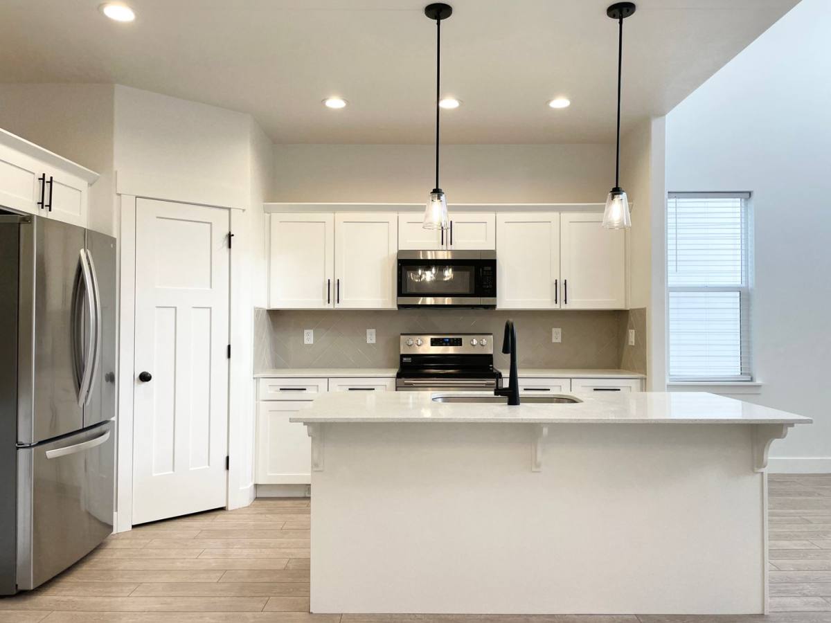 Townhouse for rent at 13983 S Middle Ridge Lane, Herriman, UT 84096