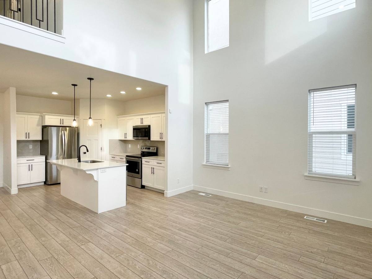 Townhouse for rent at 13983 S Middle Ridge Lane, Herriman, UT 84096