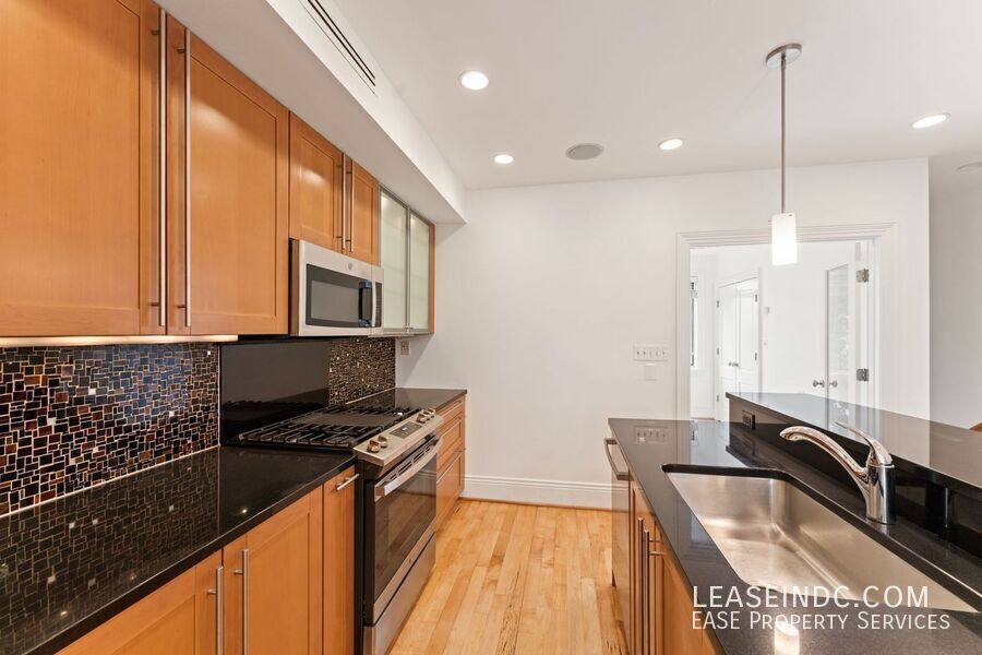 Townhouse for rent at 1922 12th St NW #2, Washington, DC 20009