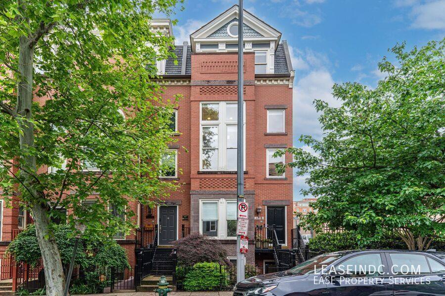 Townhouse for rent at 1922 12th St #2, Washington, DC 20009