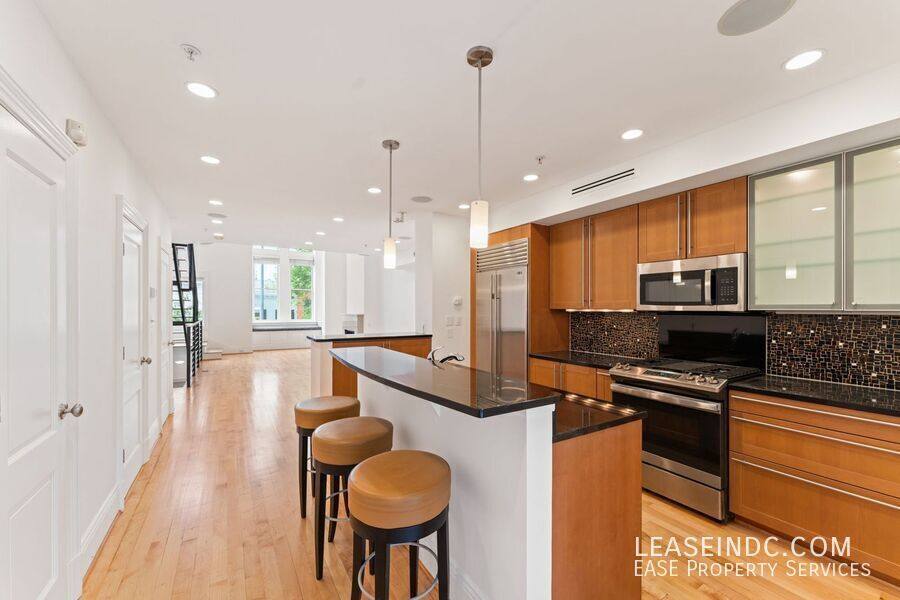 Townhouse for rent at 1922 12th St NW #2, Washington, DC 20009