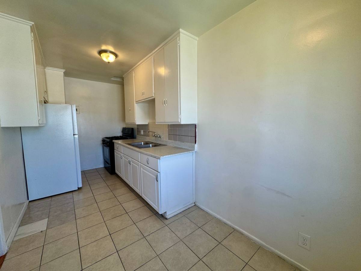 Apartment for rent at 516 E Lomita Ave, Glendale, CA 91205
