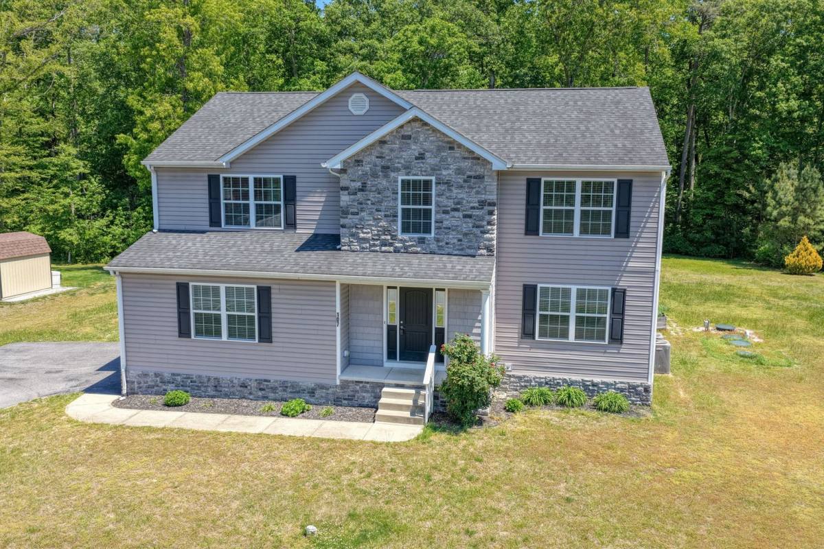 House for rent at 107 Hunters Run Blvd, Felton, DE 19943
