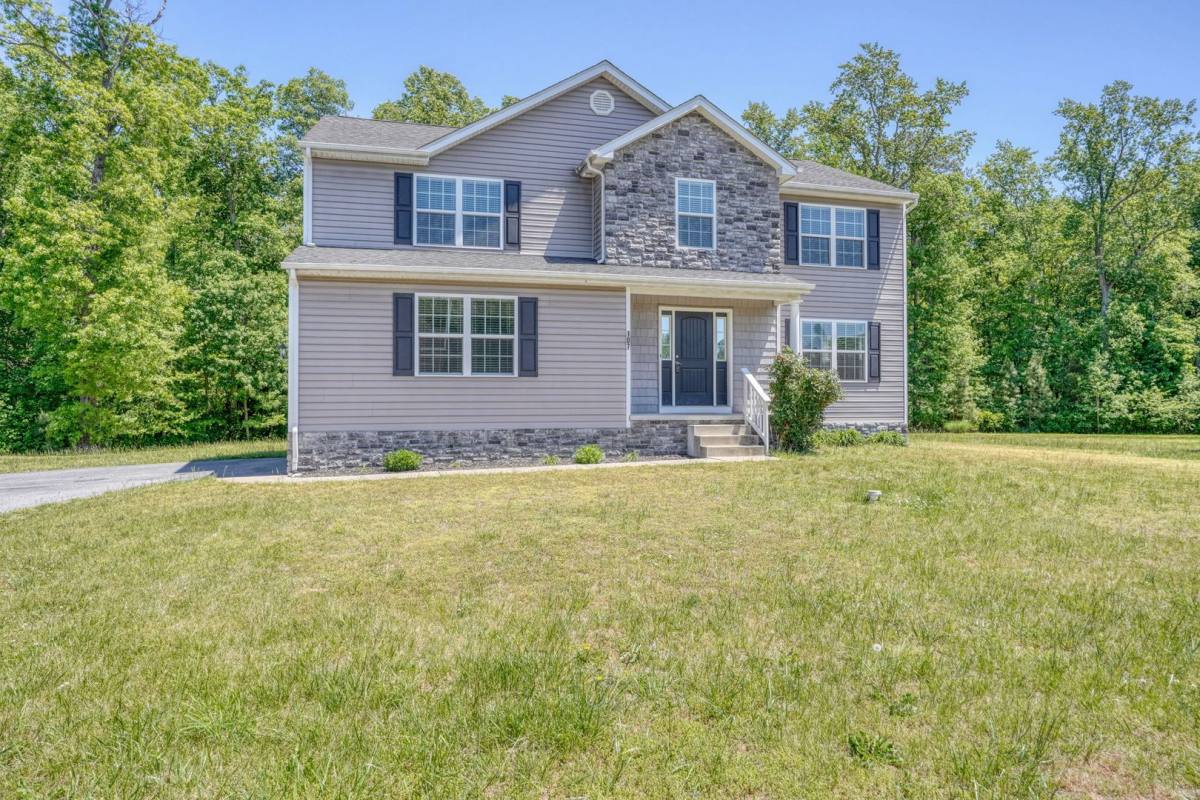 House for rent at 107 Hunters Run Blvd, Felton, DE 19943
