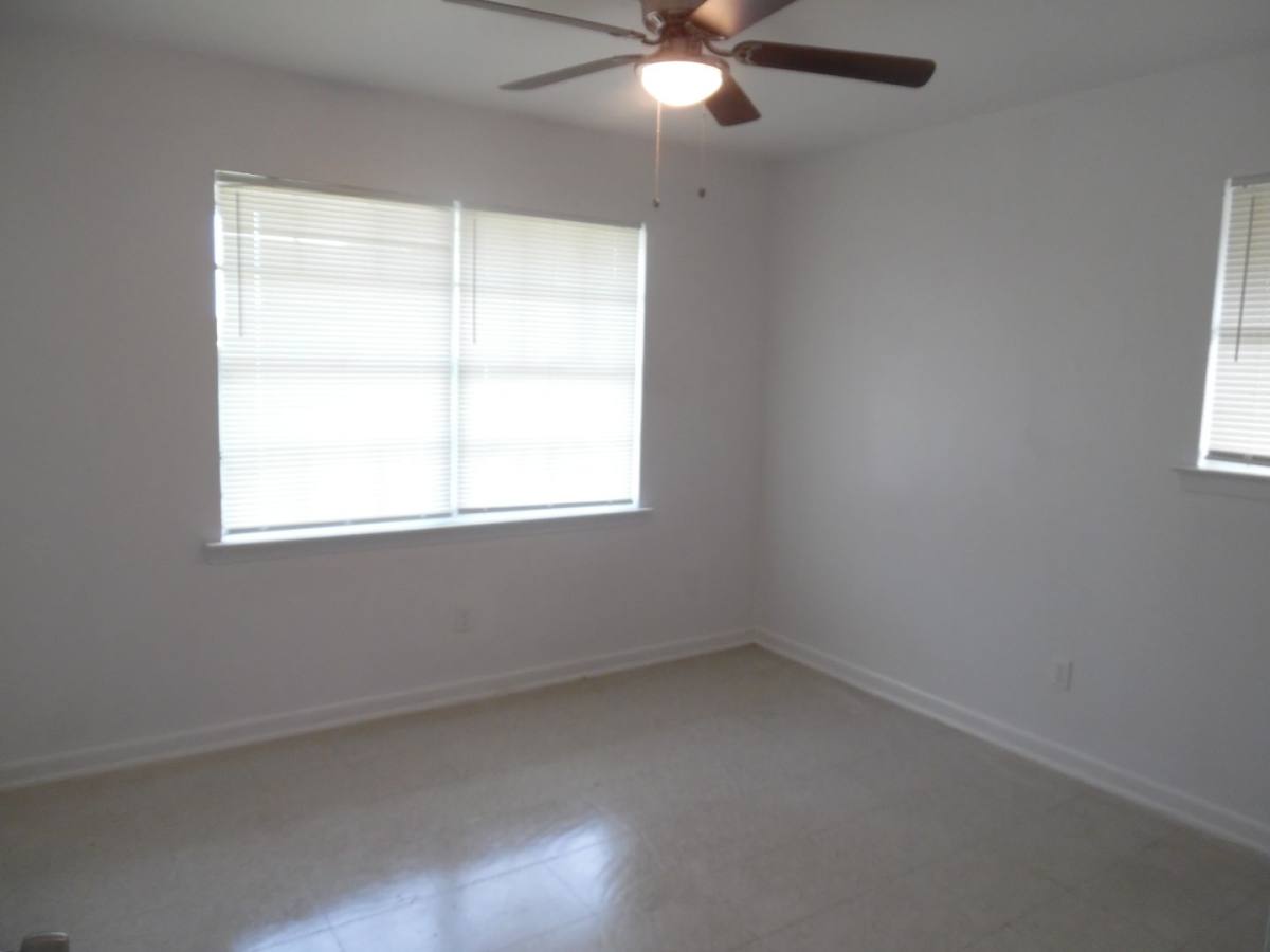 Apartment for rent at 512-514 Oriole St, Metairie, LA 70003