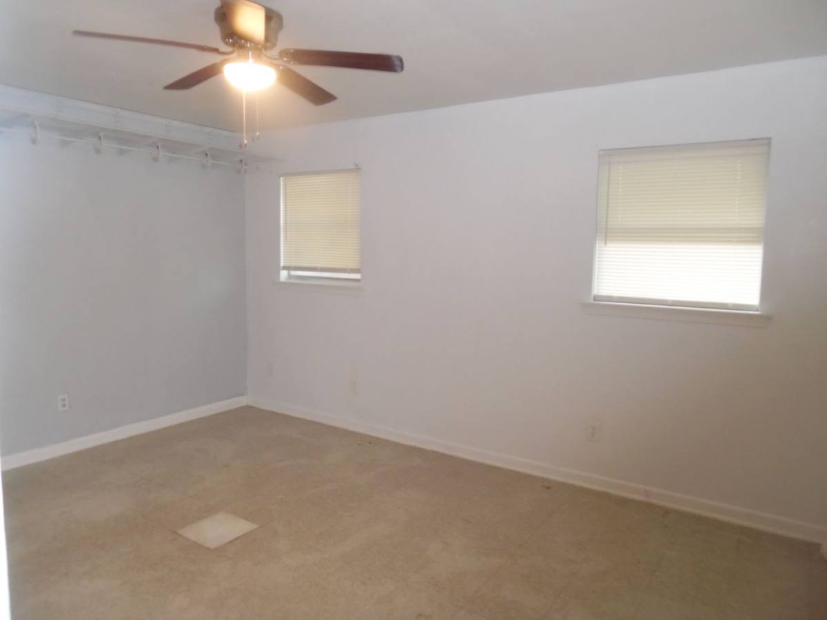 Apartment for rent at 512-514 Oriole St, Metairie, LA 70003