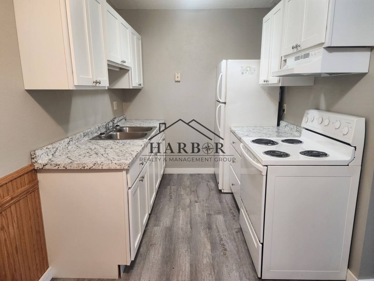 Apartment for rent at 600 14th St NW #2, Austin, MN 55912