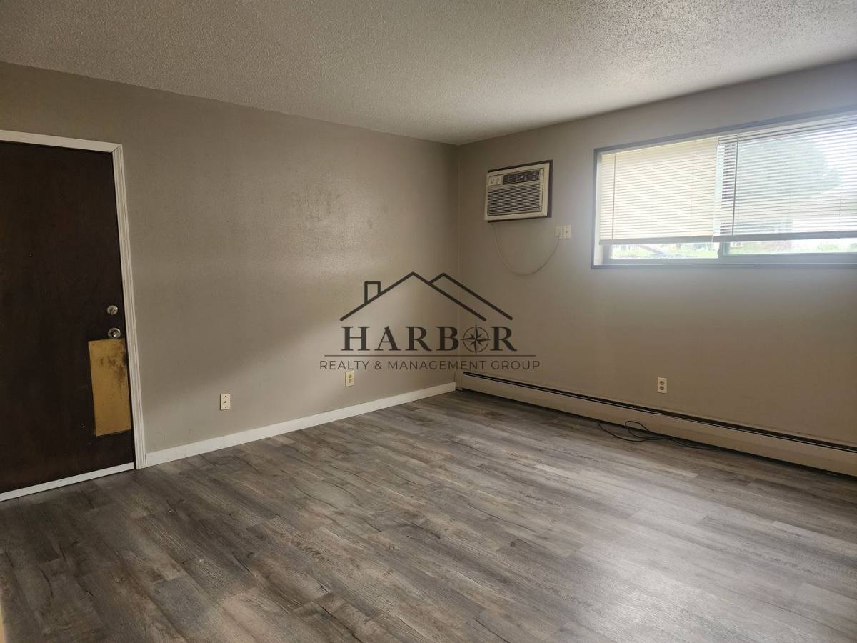 Apartment for rent at 600 14th St NW #2, Austin, MN 55912