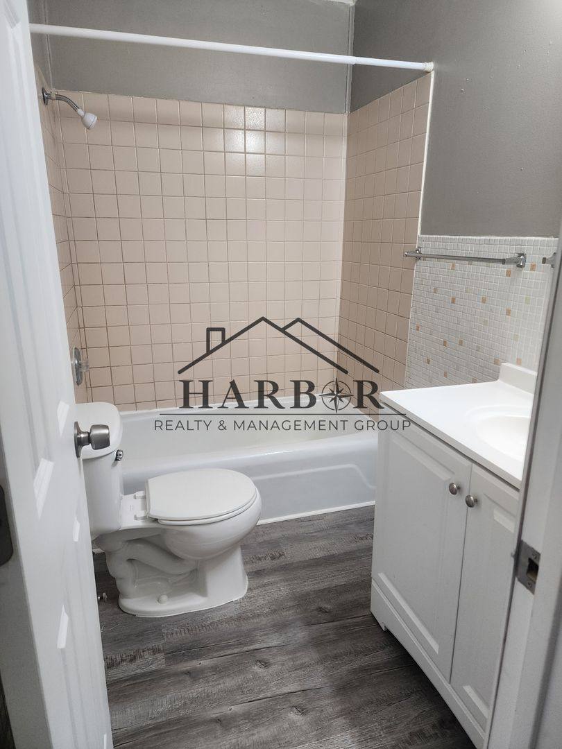 Apartment for rent at 600 14th St NW #2, Austin, MN 55912