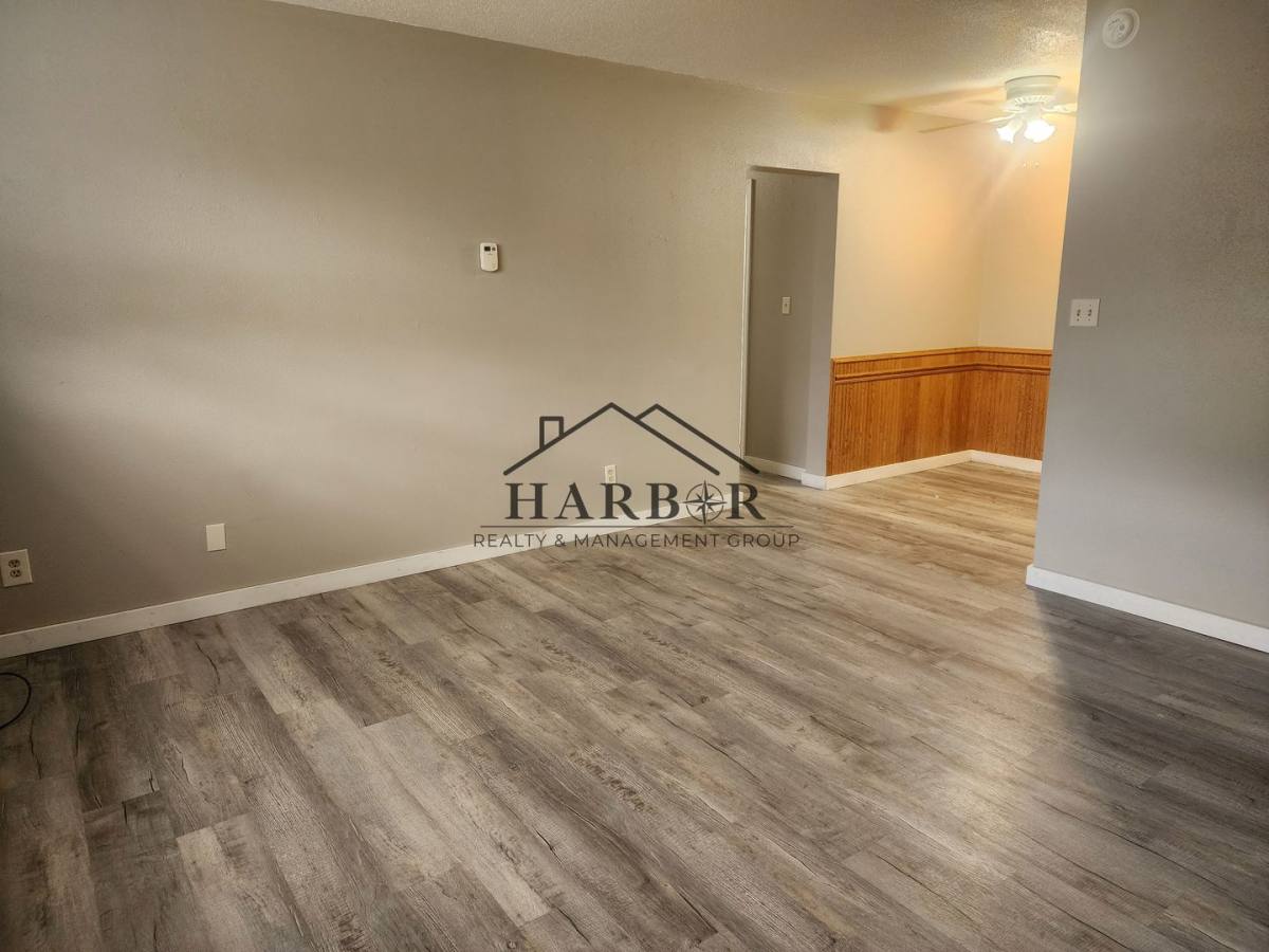 Apartment for rent at 600 14th St NW #2, Austin, MN 55912