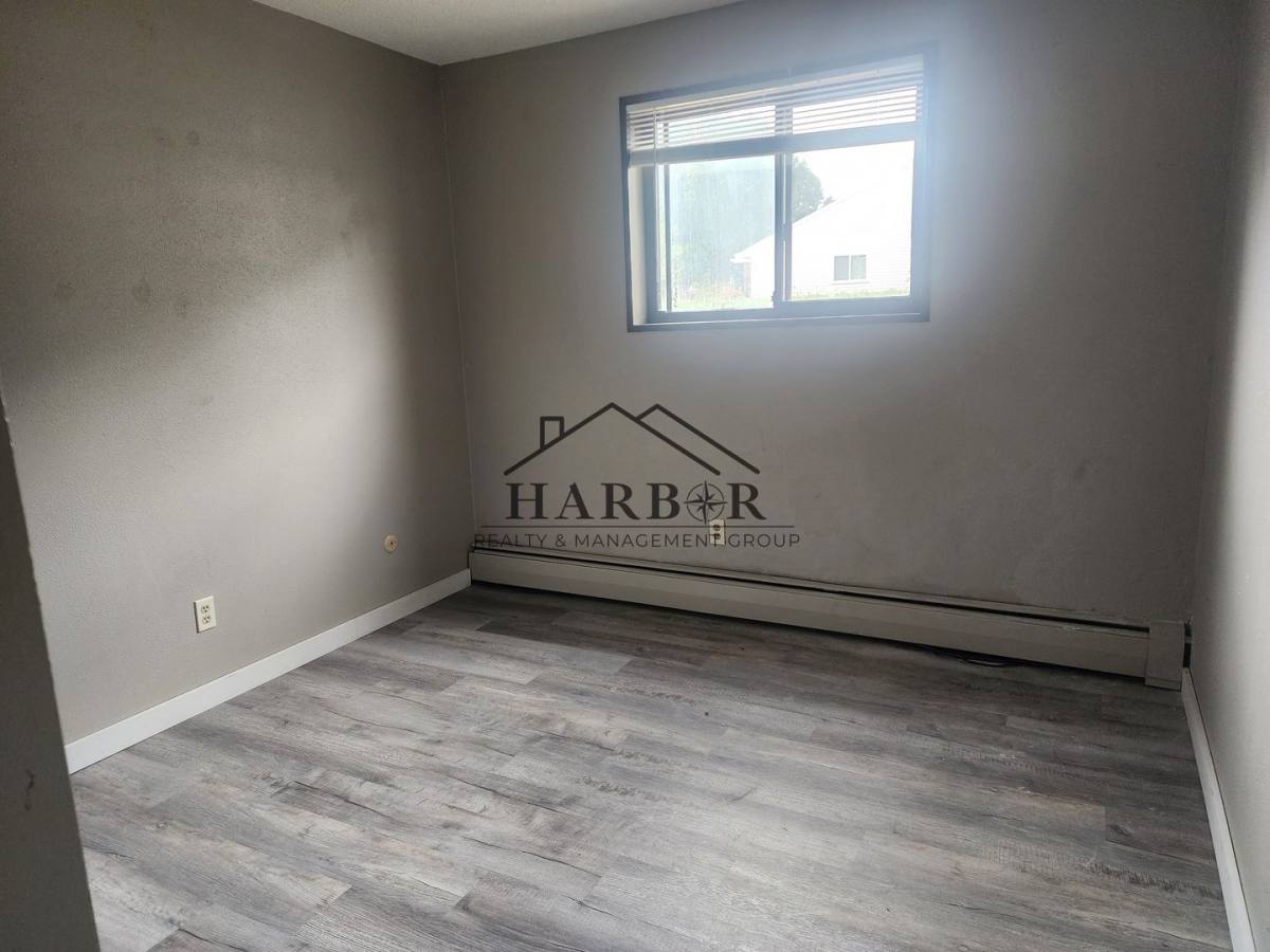 Apartment for rent at 600 14th St NW #2, Austin, MN 55912
